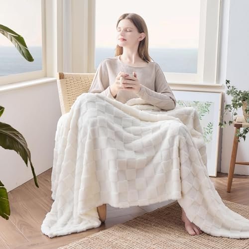 NEWCOSPLAY Super Soft Throw Blanket Ivory Premium Silky Flannel Fleece 3D Checkered Lightweight Bed Blanket All Season Use (Ivory Checkered, Throw(50"x70")) - Image 3